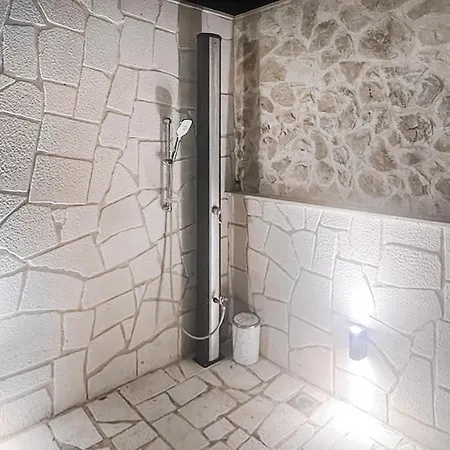 In With House Sea View Tatil Evi Ražanj